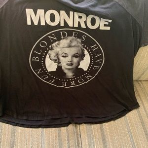 Torrid Marylin Monroe 3/4 sleeve shirt